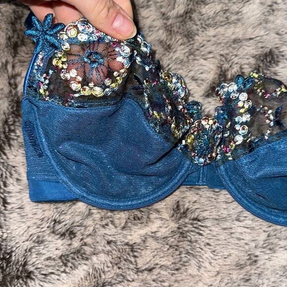 Chantelle Floral Embroidered Blue Underwire Bra | Sz 30D - Picture 3 of 9